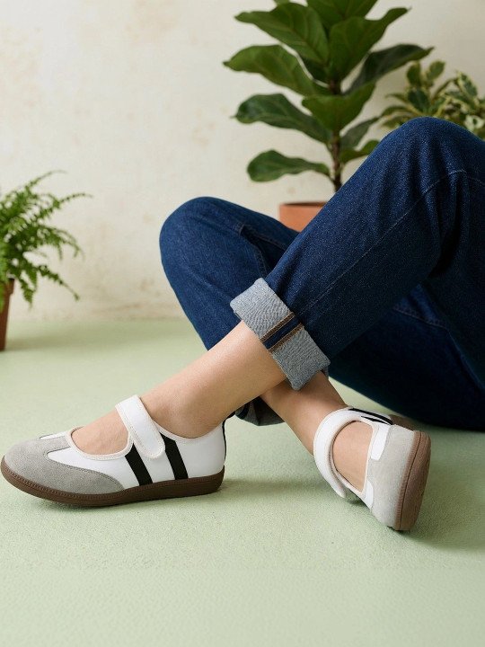 Roadster The Lifestyle Co Women Colourblocked Round Toe Velcro Ballerinas