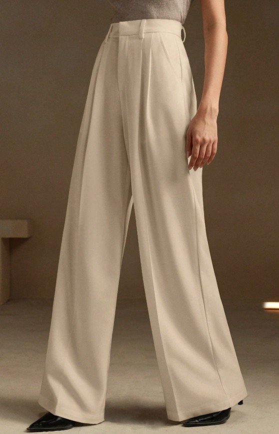 Kotty Women Relaxed Straight Leg High-Rise Pleated Parallel Trousers